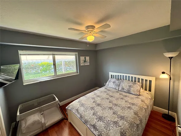 $5,500 | 881 Ocean Drive, Unit TH7, Key Biscayne, FL 33149