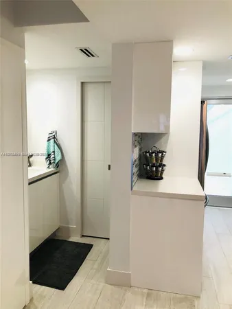 $5,500 | 881 Ocean Drive, Unit TH7, Key Biscayne, FL 33149