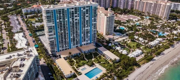 $5,500 | 881 Ocean Drive, Unit TH7, Key Biscayne, FL 33149