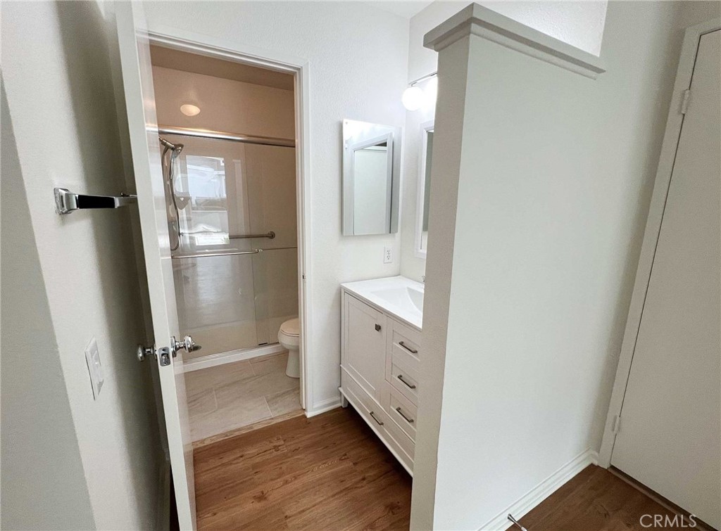 257 Huntington Irvine, CA 92620 - Photo 20 of 28 Primary en suite bathroom with walk-in shower