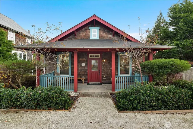 $1,190,000 | 91 Compass Street, Pacific Beach, WA 98571