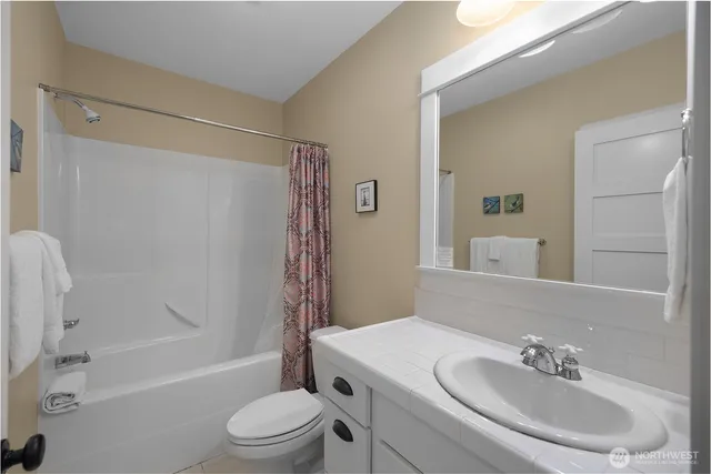 $1,190,000 | 91 Compass Street, Pacific Beach, WA 98571