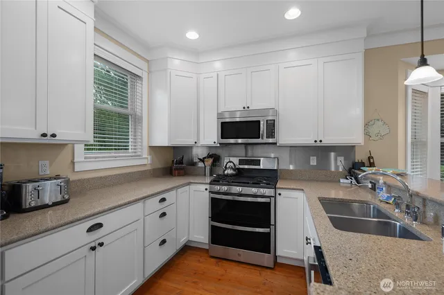 $1,190,000 | 91 Compass Street, Pacific Beach, WA 98571