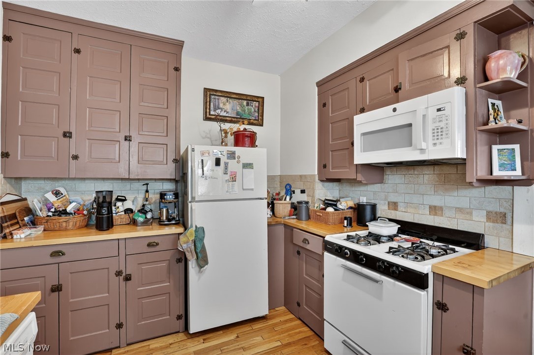 3221 Bradford Road Cleveland Heights, OH 44118 - Photo 9 of 37