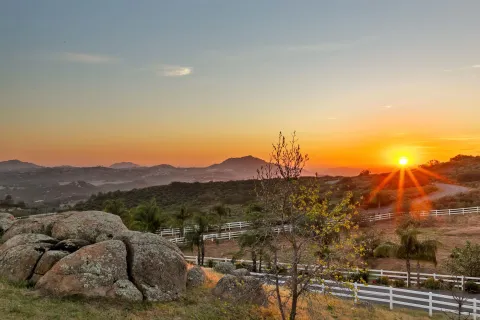 $1,995,000 | 19185 Via Cuesta, Ramona, CA 92065