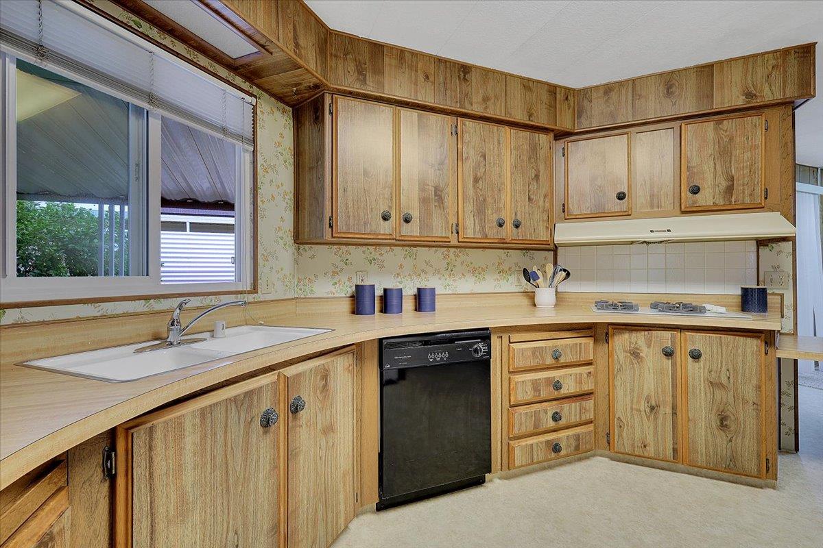 175 El Verano Way Yuba City, CA 95993 - Photo 11 of 29