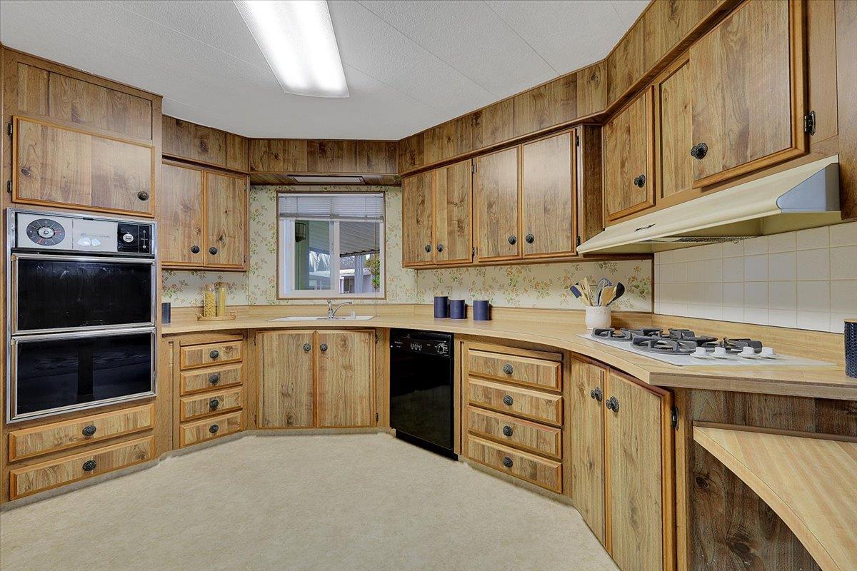 175 El Verano Way Yuba City, CA 95993 - Photo 5 of 29