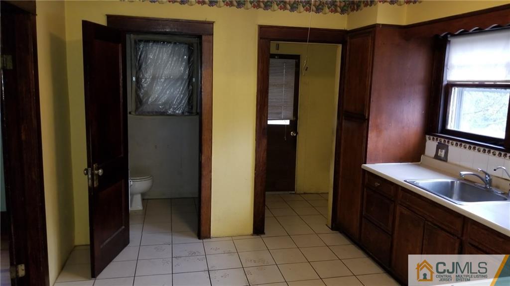 514 Grove Street Dunellen, NJ 08812 - Photo 8 of 15 Gallery Image 8