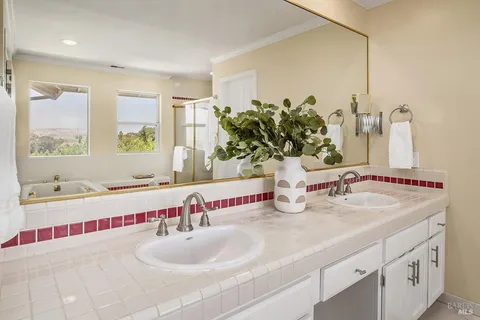 $1,995,000 | 16 Guisela Court, Novato, CA 94945