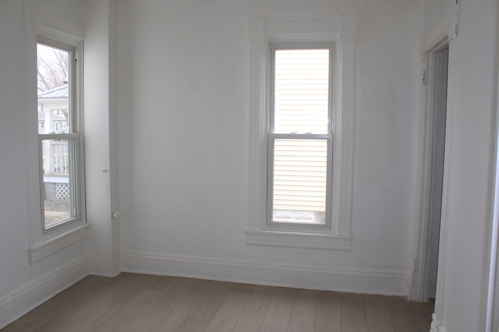 511 3rd Avenue Rock Falls, IL 61071 - Photo 5 of 9 a room that has a window in it