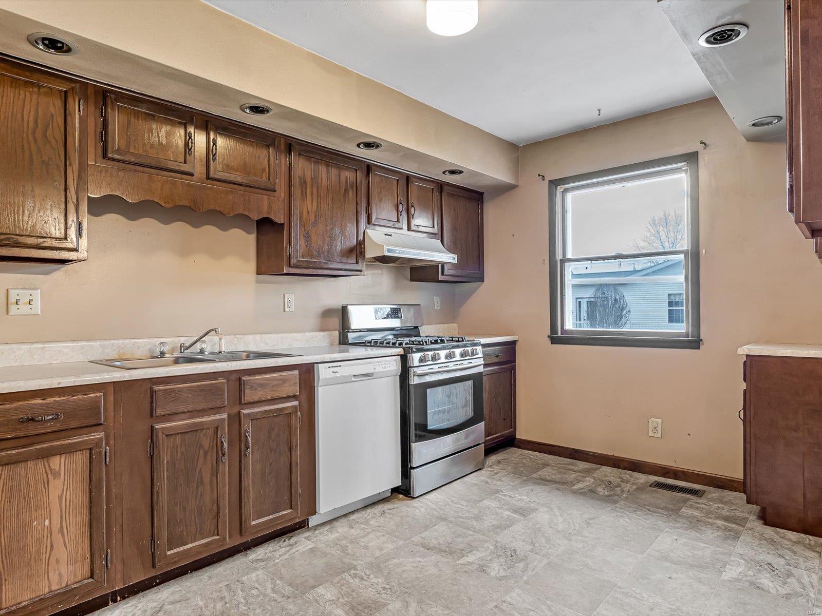 1012 Randolph Street Ruma, IL 62278 - Photo 7 of 16