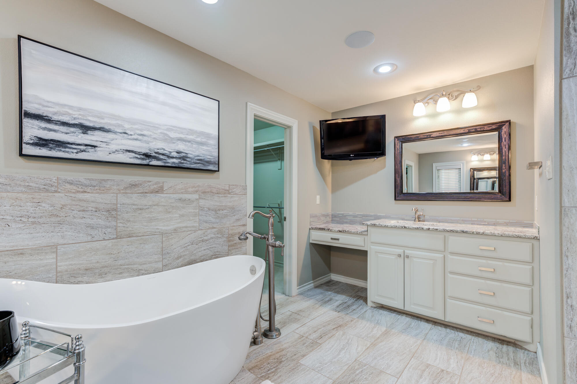 4804 120th Street Lubbock, TX 79424 - Photo 44 of 71 4804-120th-St_Lubbock-TX_42_Primary-Bath