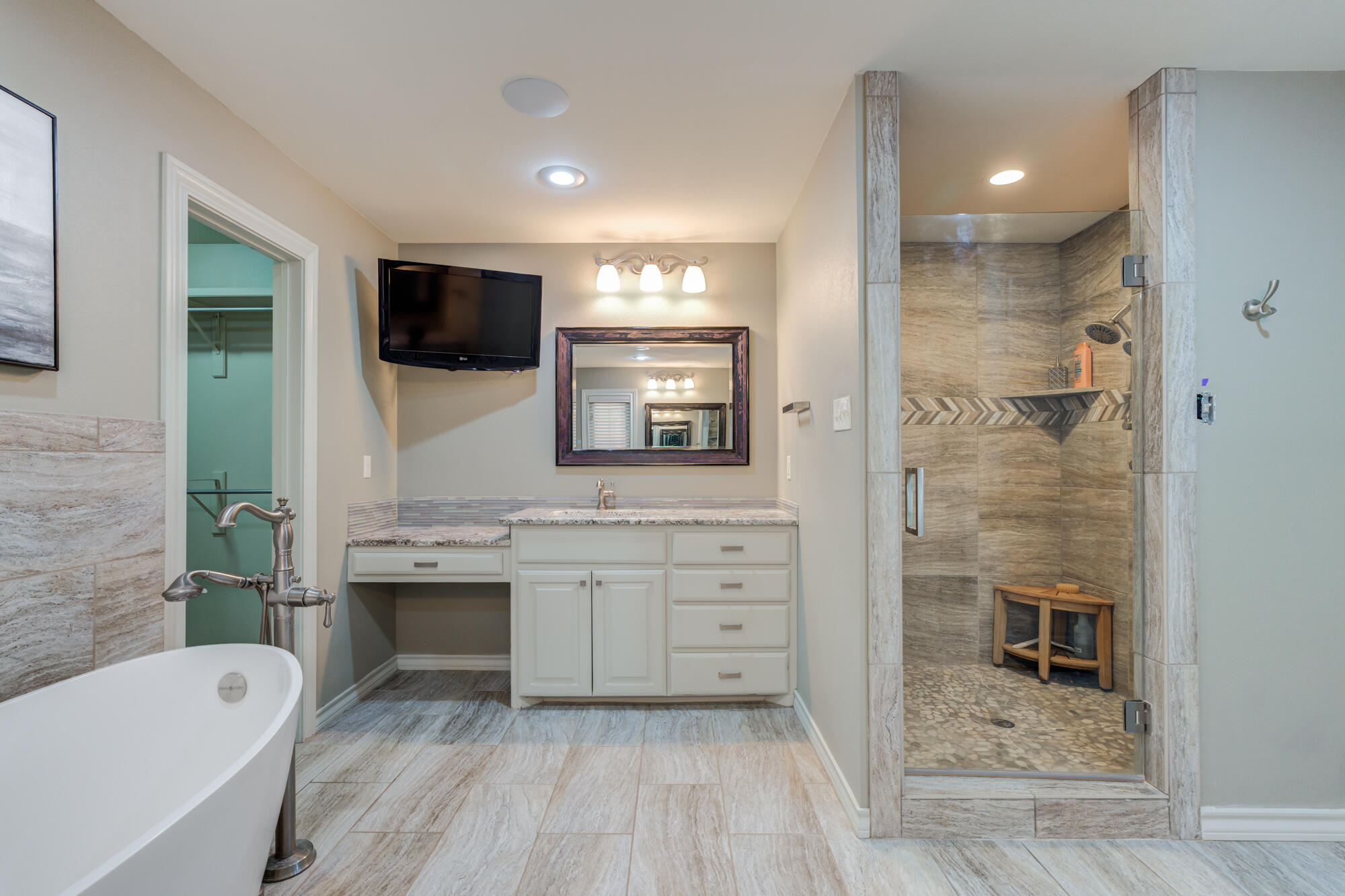 4804 120th Street Lubbock, TX 79424 - Photo 45 of 71 4804-120th-St_Lubbock-TX_43_Primary-Bath