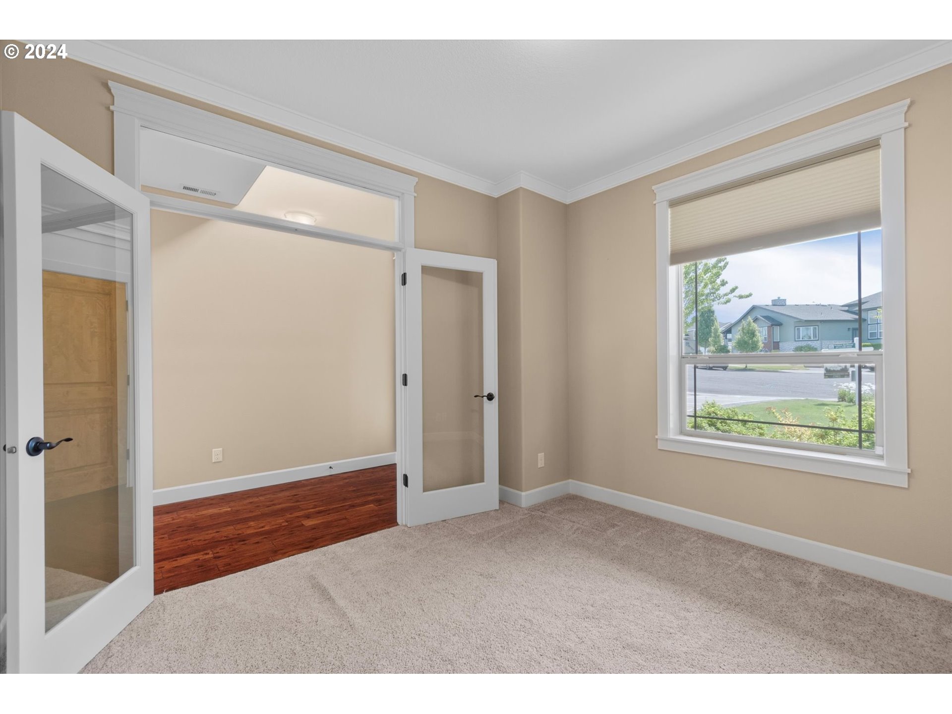 1760 South 18th Circle Ridgefield, WA 98642 - Photo 19 of 36 a room that has a window in it