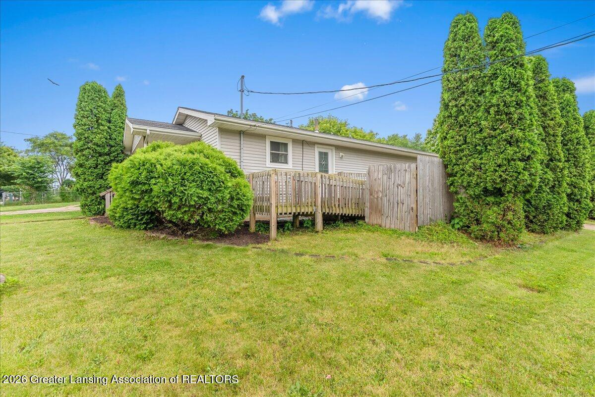 3343 Turner Road Lansing, MI 48906 - Photo 3 of 39