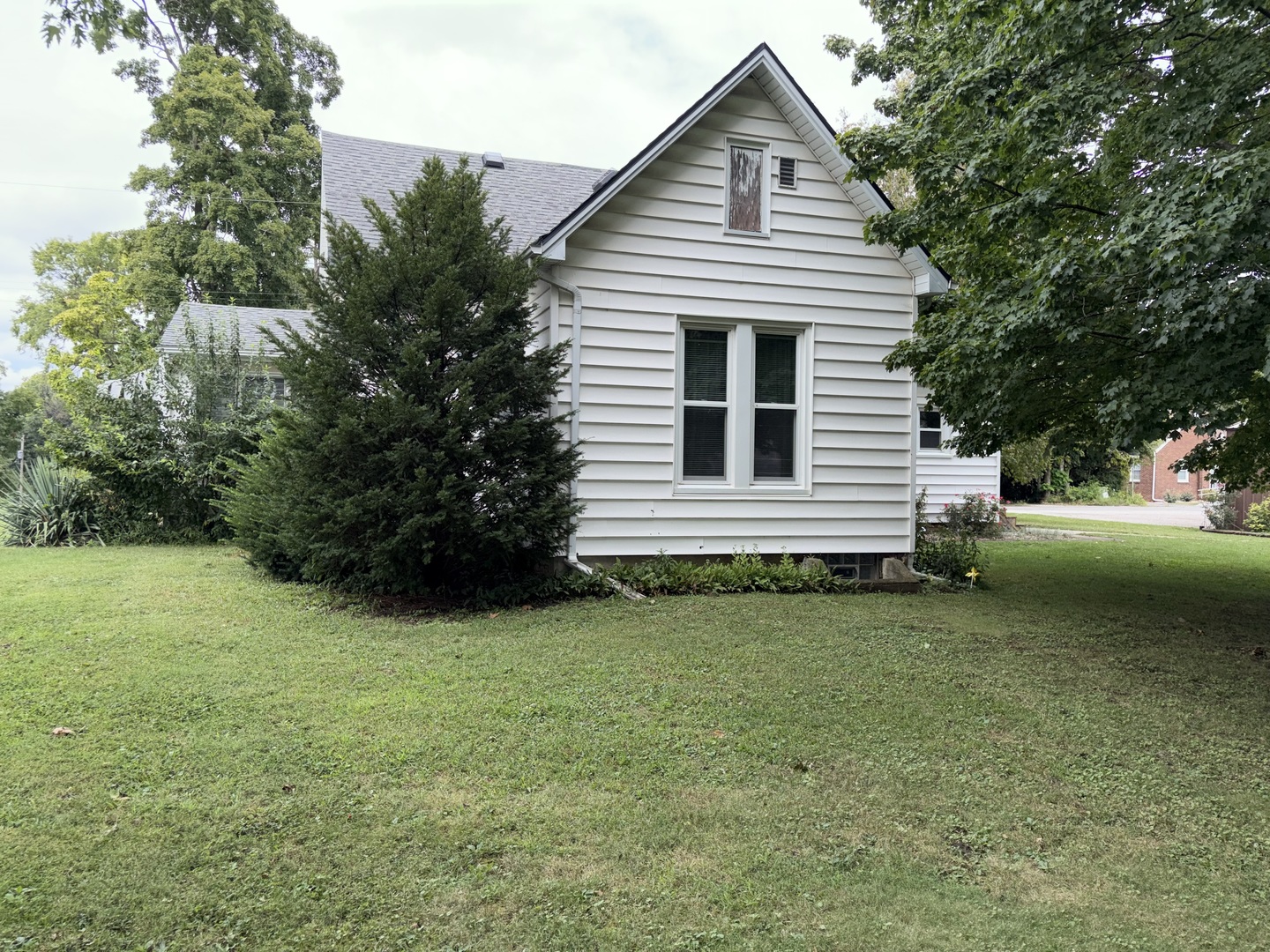 211 North Seminary Street Downs, IL 61736 - Photo 9 of 105 Gallery Image 9
