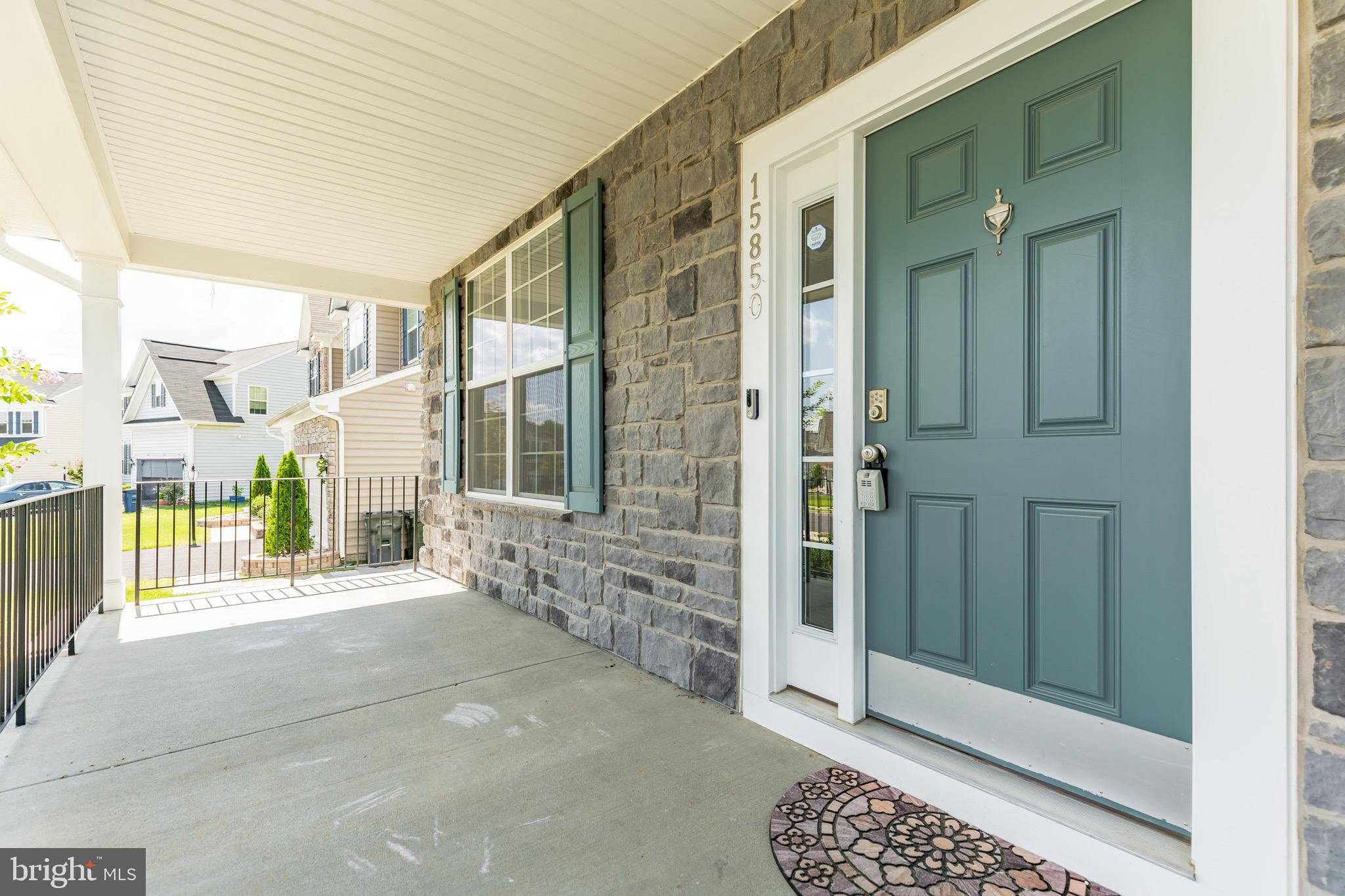 15850 Aerial View Road Woodbridge, VA 22193 - Photo 2 of 50 Gallery Image 2