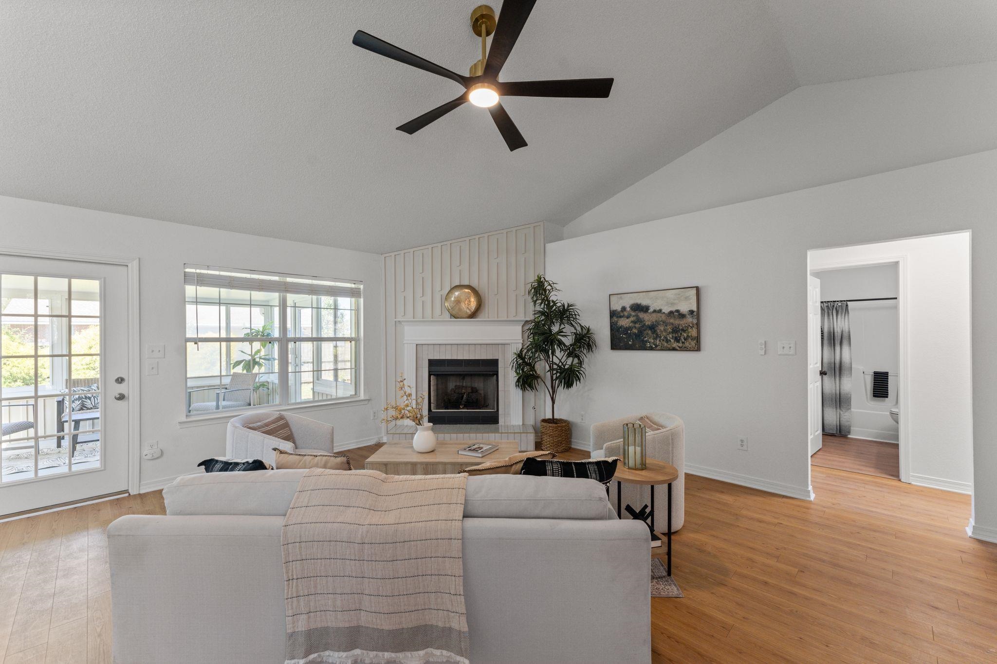 17057 Count Court Fairhope, AL 36532 - Photo 7 of 40 Living Room