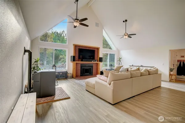 $4,200 | 16925 Southeast Auburn-Black Diamond Road, Auburn, WA 98092