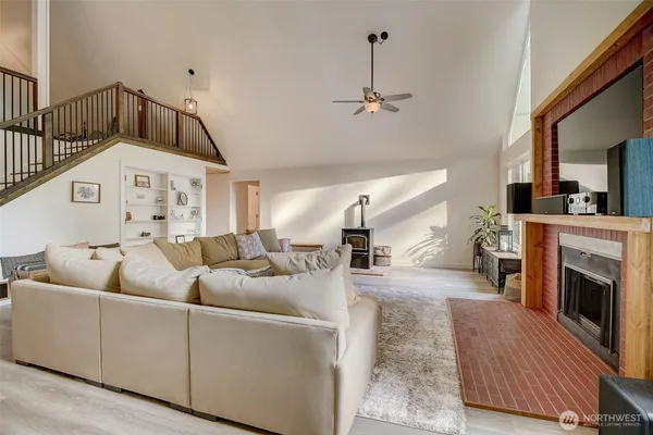 $4,200 | 16925 Southeast Auburn-Black Diamond Road, Auburn, WA 98092