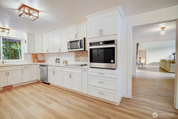 $4,200 | 16925 Southeast Auburn-Black Diamond Road, Auburn, WA 98092