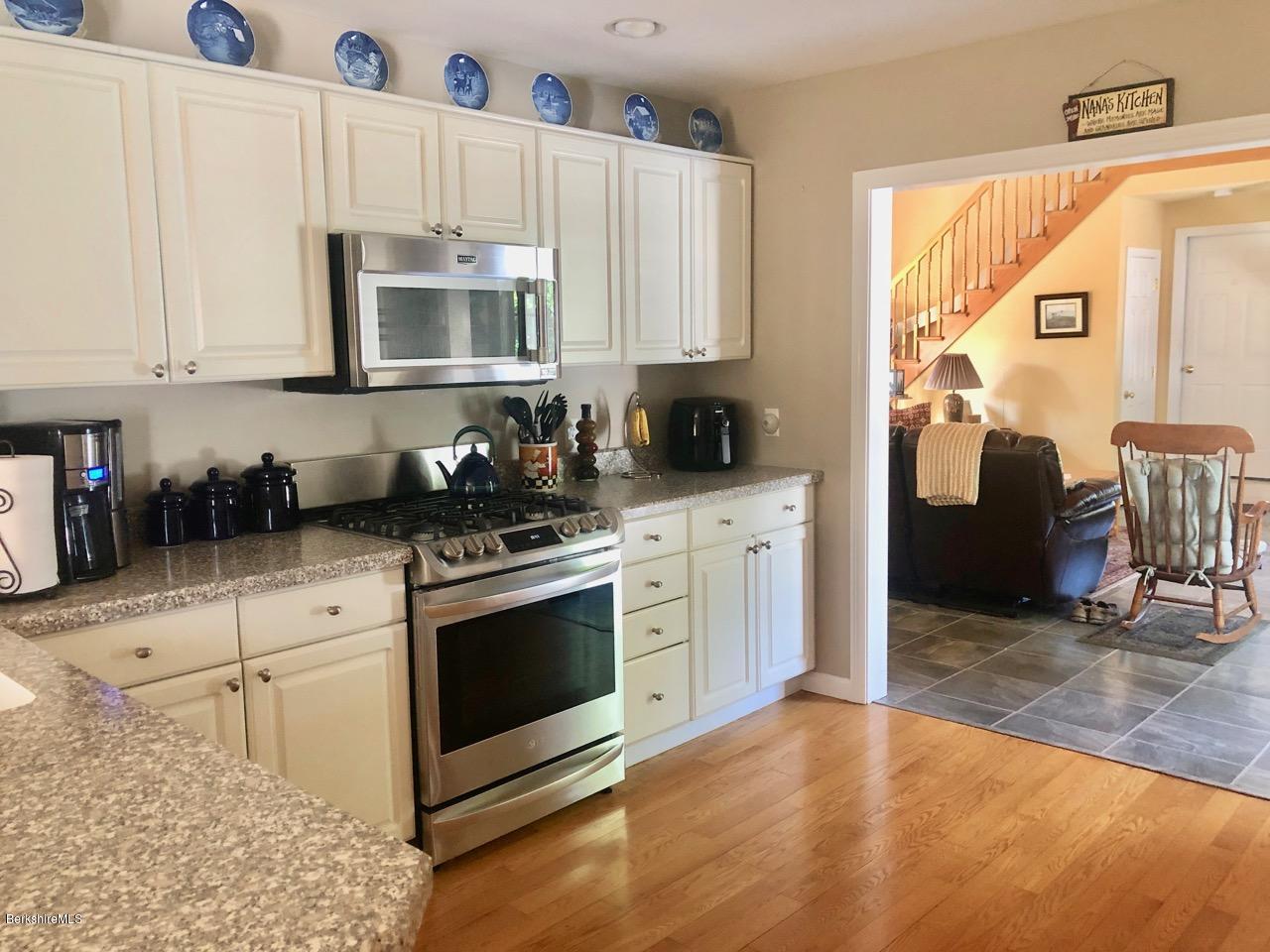 4 Patterson Road Lenox, MA 01242 - Photo 24 of 47 Gas Range