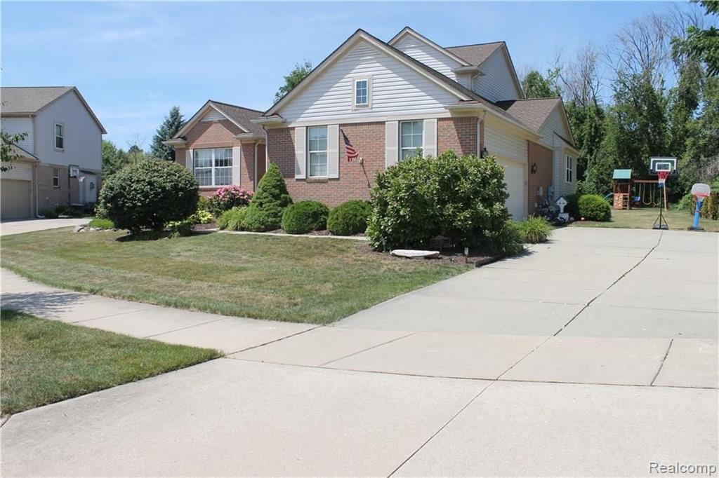 2726 Forest View Court Rochester Hills, MI 48307 - Photo 1 of 19