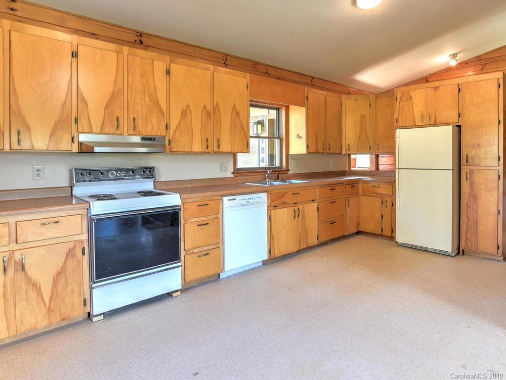 184 Double R Farm Road Candler, NC 28715 - Photo 14 of 41 Gallery Image 14