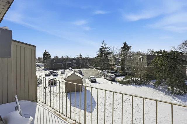 $1,800 | 238 East Bailey Road, Unit M, Naperville, IL 60565