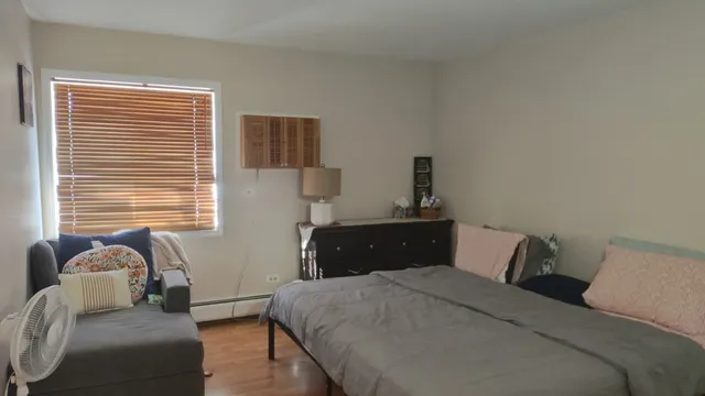 $1,800 | 238 East Bailey Road, Unit M, Naperville, IL 60565