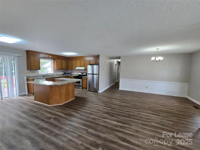 $1,800 | 21203 Pine Ridge Drive, Cornelius, NC 28031