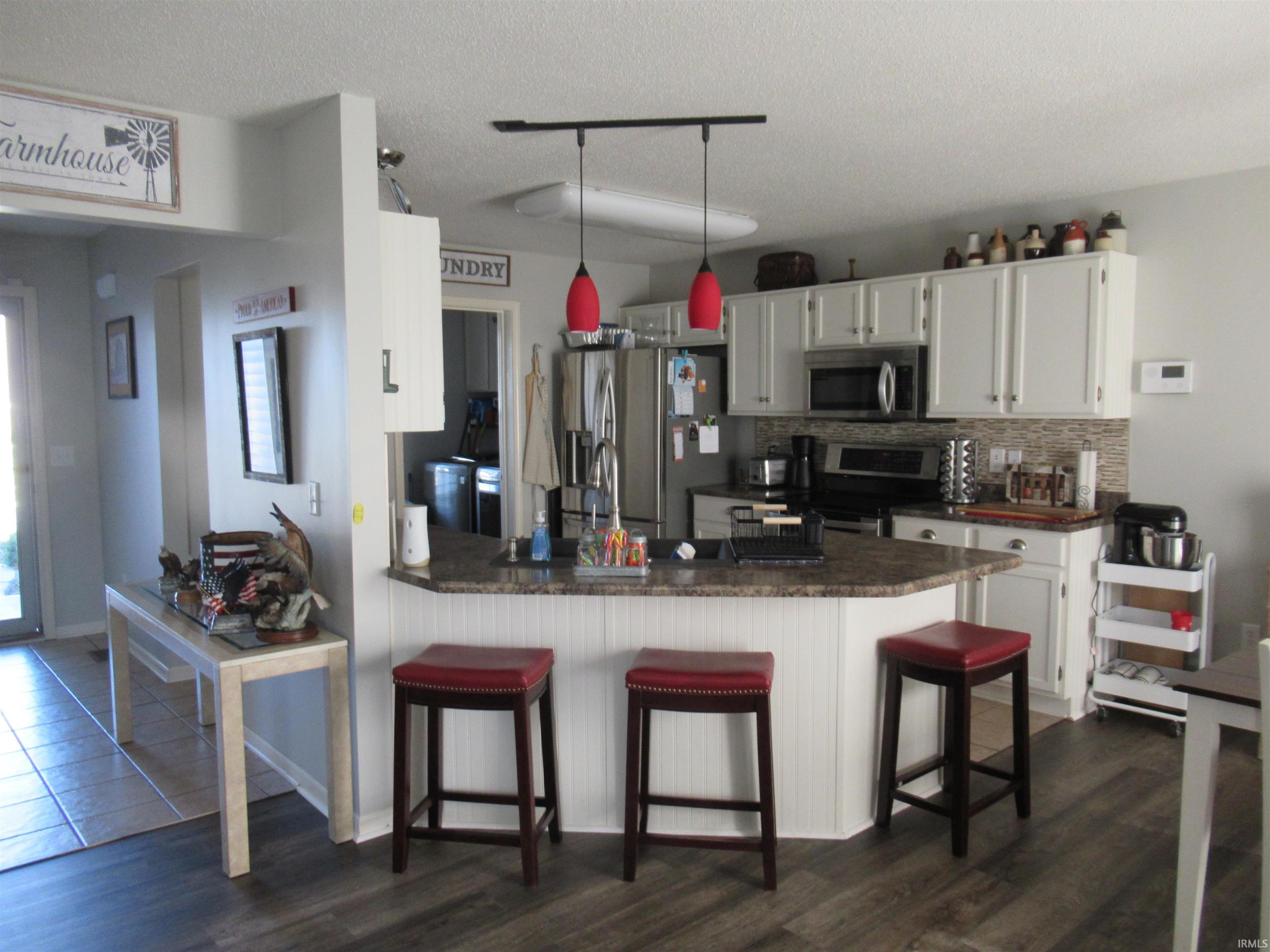 409 Chesterton Trail Fort Wayne, IN 46825 - Photo 3 of 28