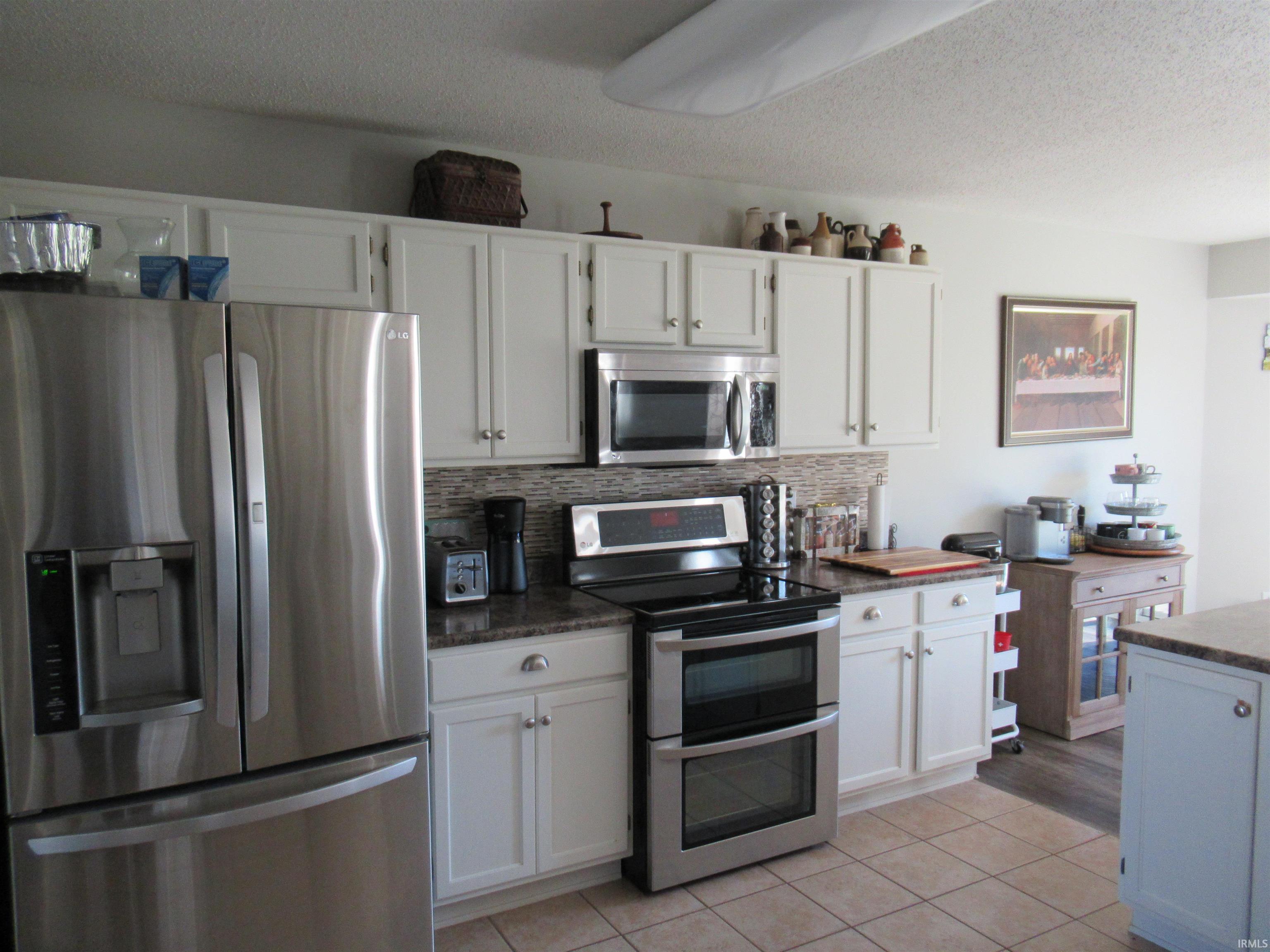 409 Chesterton Trail Fort Wayne, IN 46825 - Photo 8 of 28