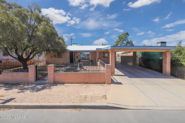 $1,800 | 201 West Borrego Street, Tucson, AZ 85706