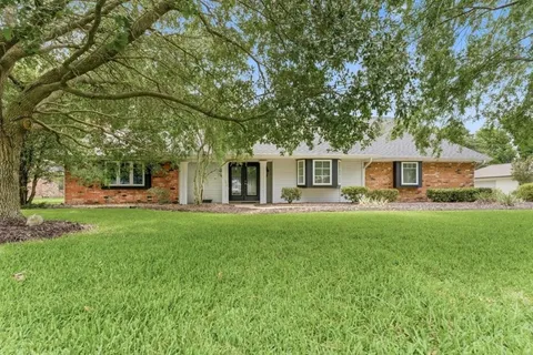 $499,999 | 4808 West Quail Hollow Drive, Lake Charles, LA 70605