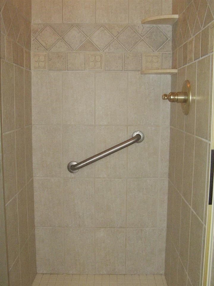 9349 Mabley Hill Road Fenton, MI 48430 - Photo 29 of 45 Master bath