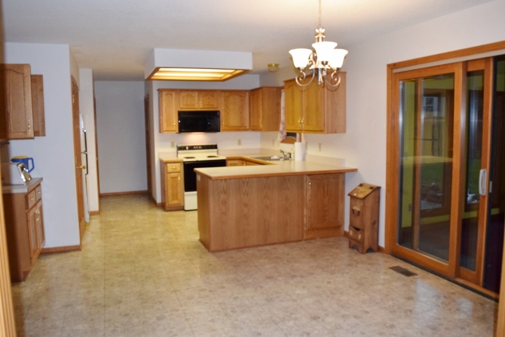 10711 Wild Ridge Place Fort Wayne, IN 46818 - Photo 3 of 7