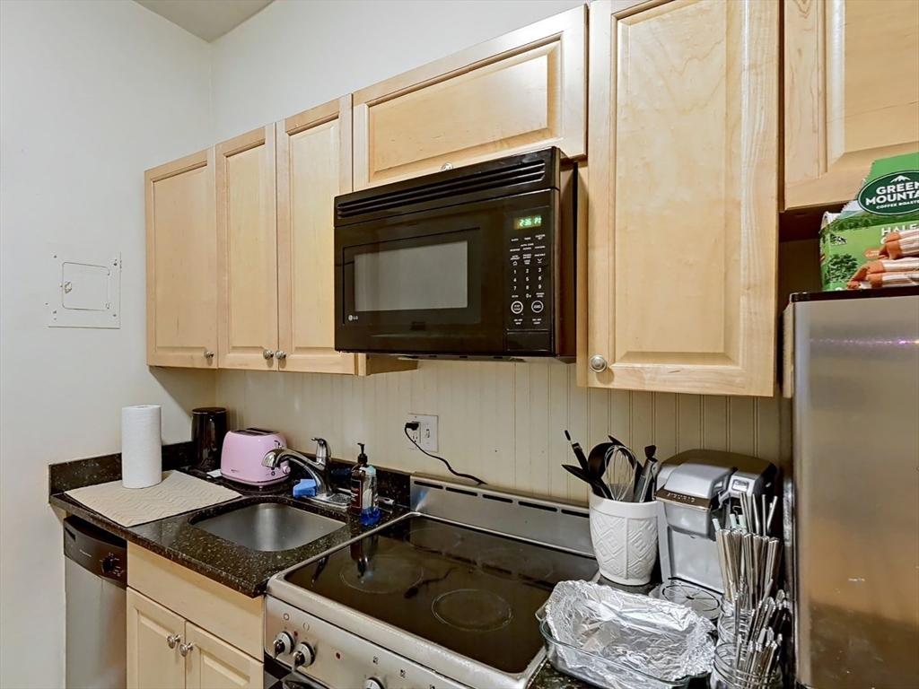 11 Aberdeen Street, Unit 4 Boston, MA 02215 - Photo 11 of 22 Gallery Image 11