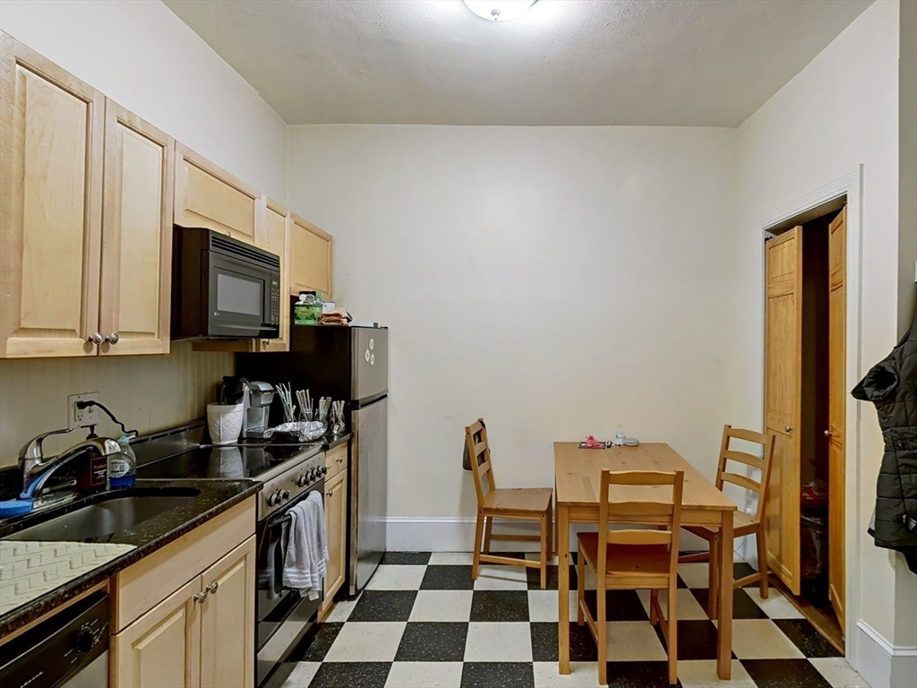 11 Aberdeen Street, Unit 4 Boston, MA 02215 - Photo 5 of 22 Gallery Image 5
