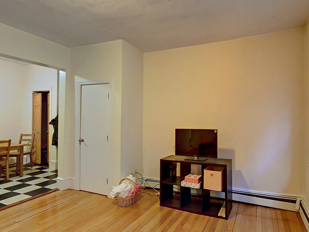 11 Aberdeen Street, Unit 4 Boston, MA 02215 - Photo 8 of 22 Gallery Image 8