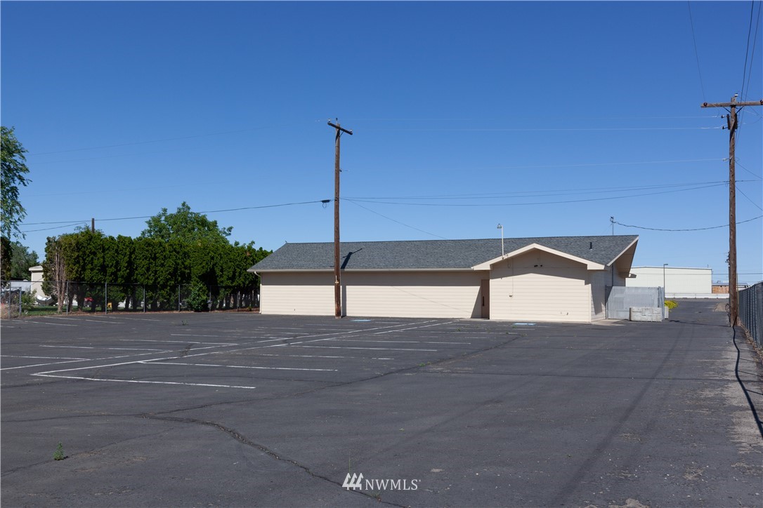 280 Northwest Manor Road Wapato, WA 98951 - Photo 3 of 12