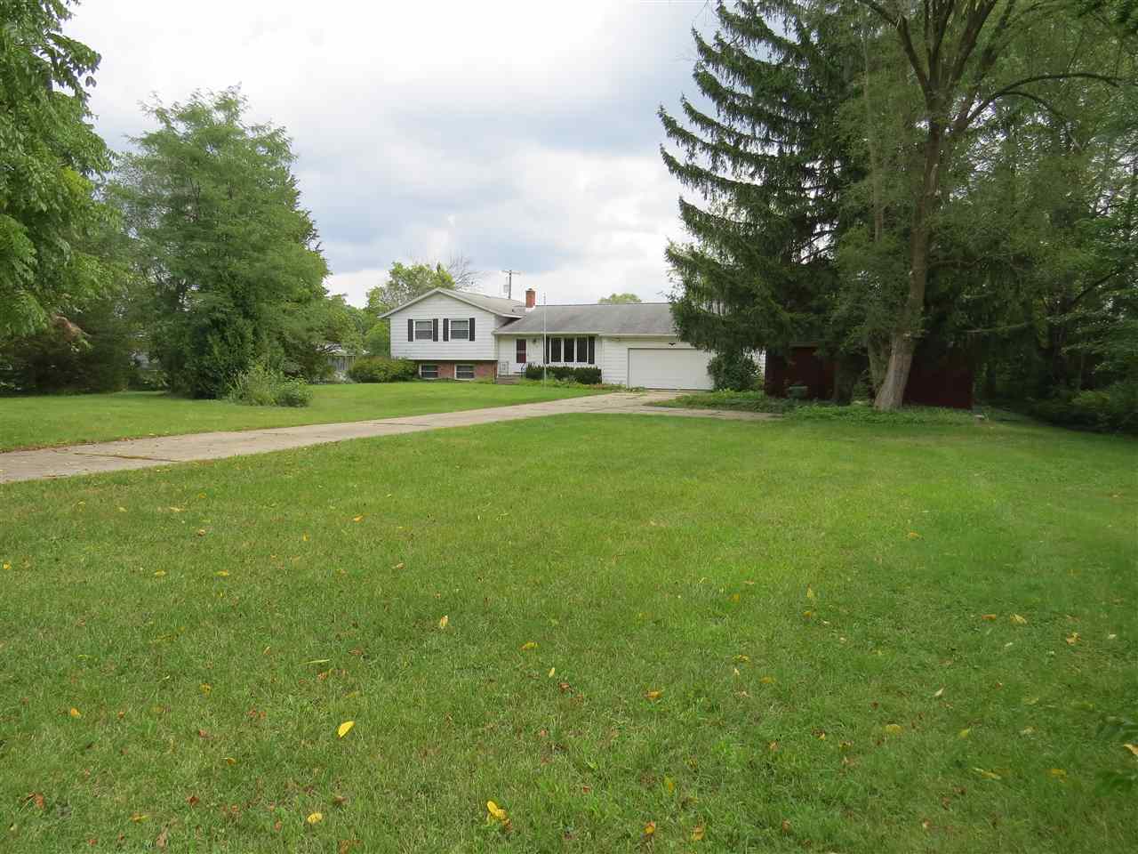6400 Bennett Lake Road Fenton, MI 48430 - Photo 25 of 31 50023161-24.JPG