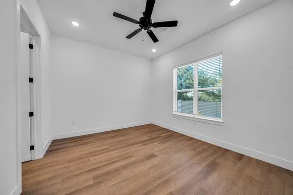 $1,835 | 1601-333 Mustang Drive, Marble Falls, TX 78654