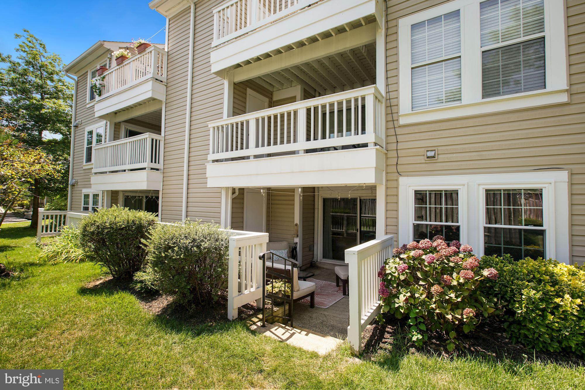 4519 28th Road South, Unit 45 Arlington, VA 22206 - Photo 11 of 27 Easy access to pool and common space