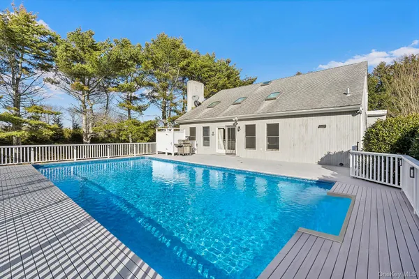 $1,849,999 | 39 Tanners Neck Lane, Westhampton, NY 11977
