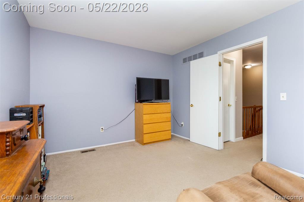 574 Tennyson Rochester, MI 48307 - Photo 17 of 48
