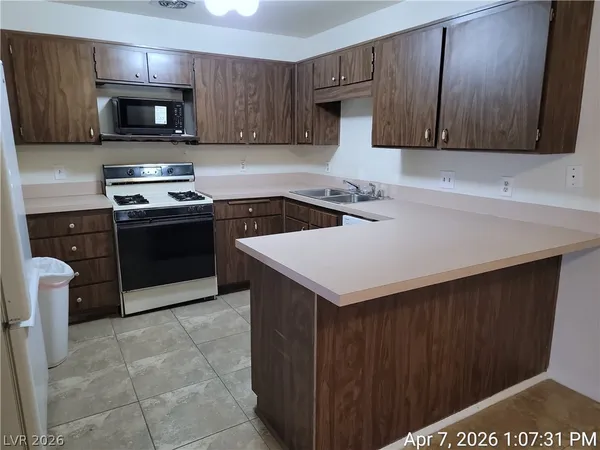 $1,637 | 4061 Foxgrove Drive, Las Vegas, NV 89147