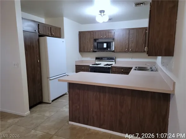 $1,637 | 4061 Foxgrove Drive, Las Vegas, NV 89147
