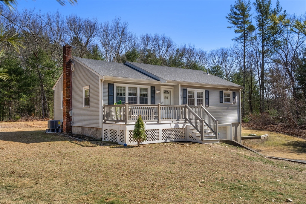 8 Wapping Road Kingston, MA 02364 - Photo 3 of 31