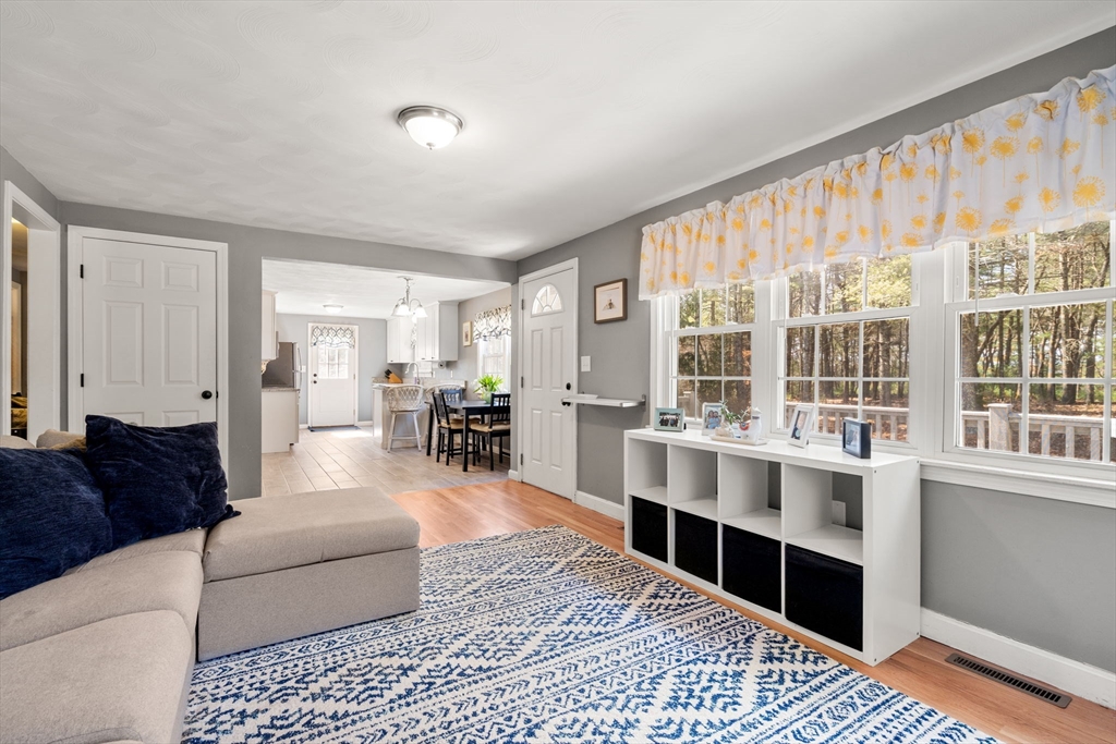 8 Wapping Road Kingston, MA 02364 - Photo 6 of 31